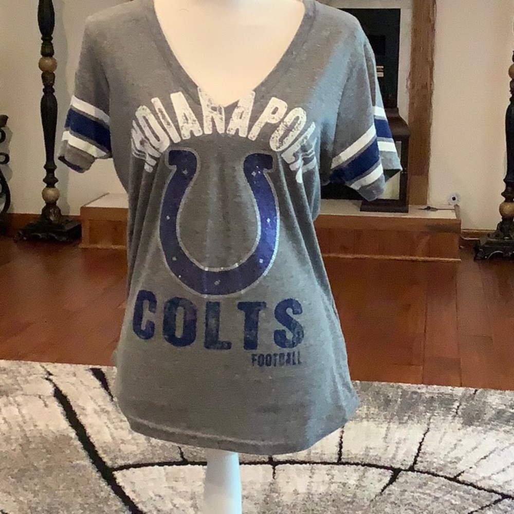 Womans Indianapolis colts L tee
